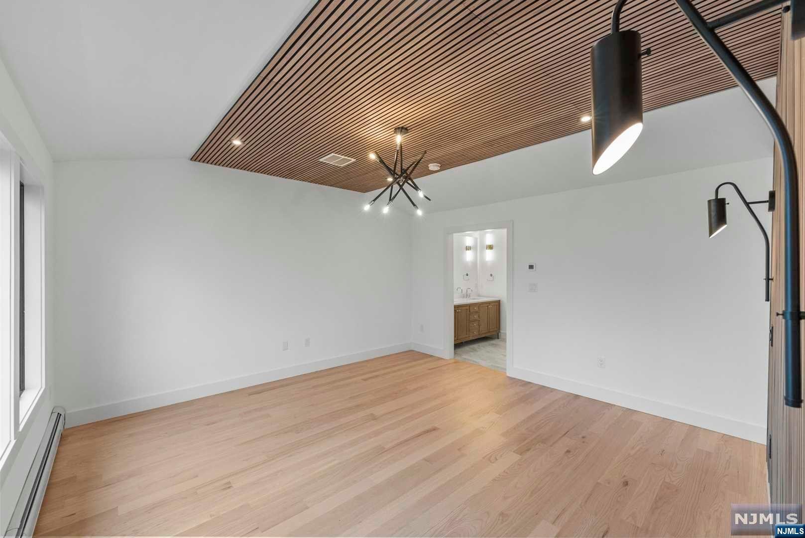 51 E Homestead Avenue