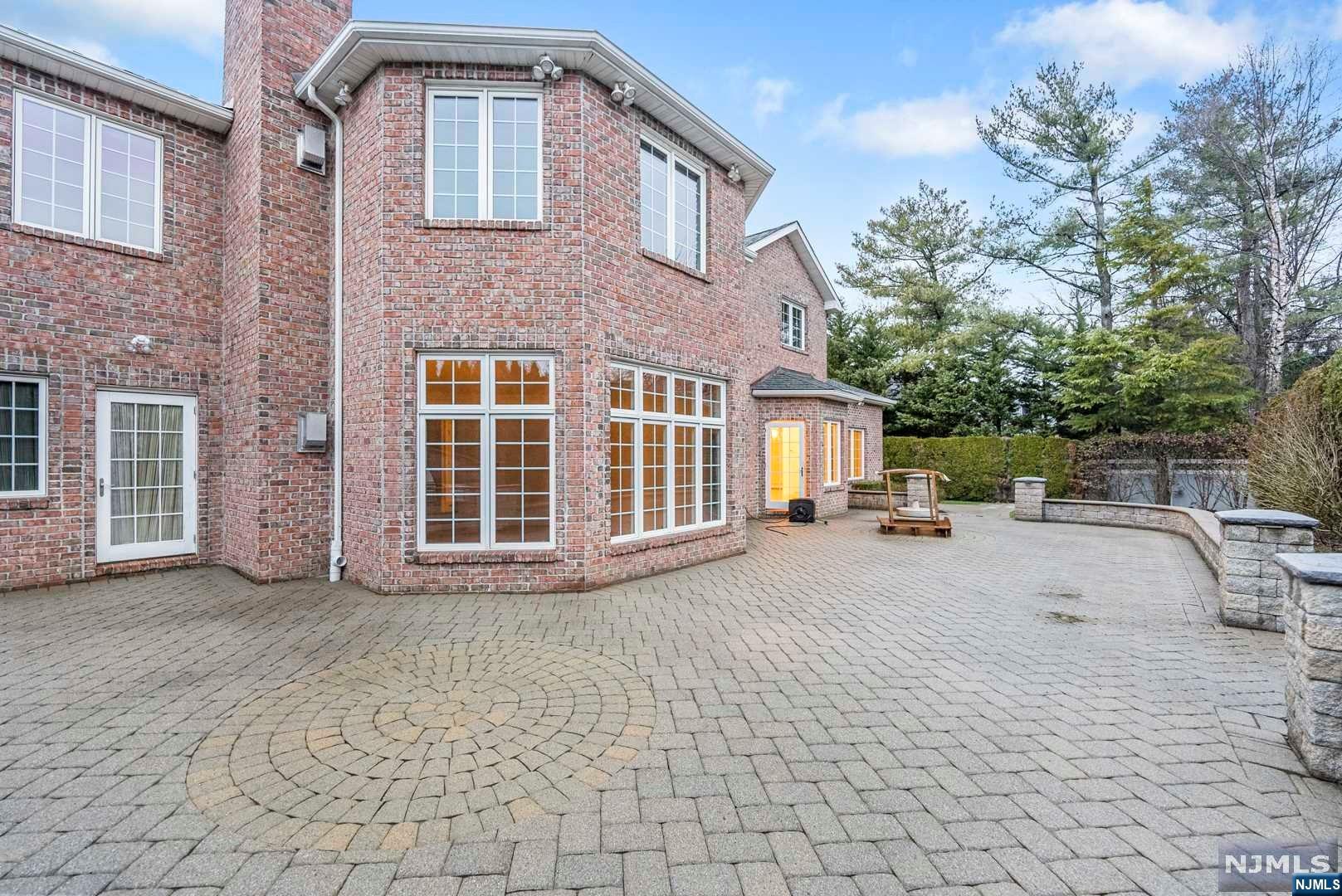205 Lyncrest Road
