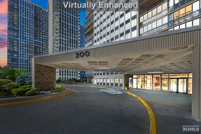 200 Winston Drive 1112