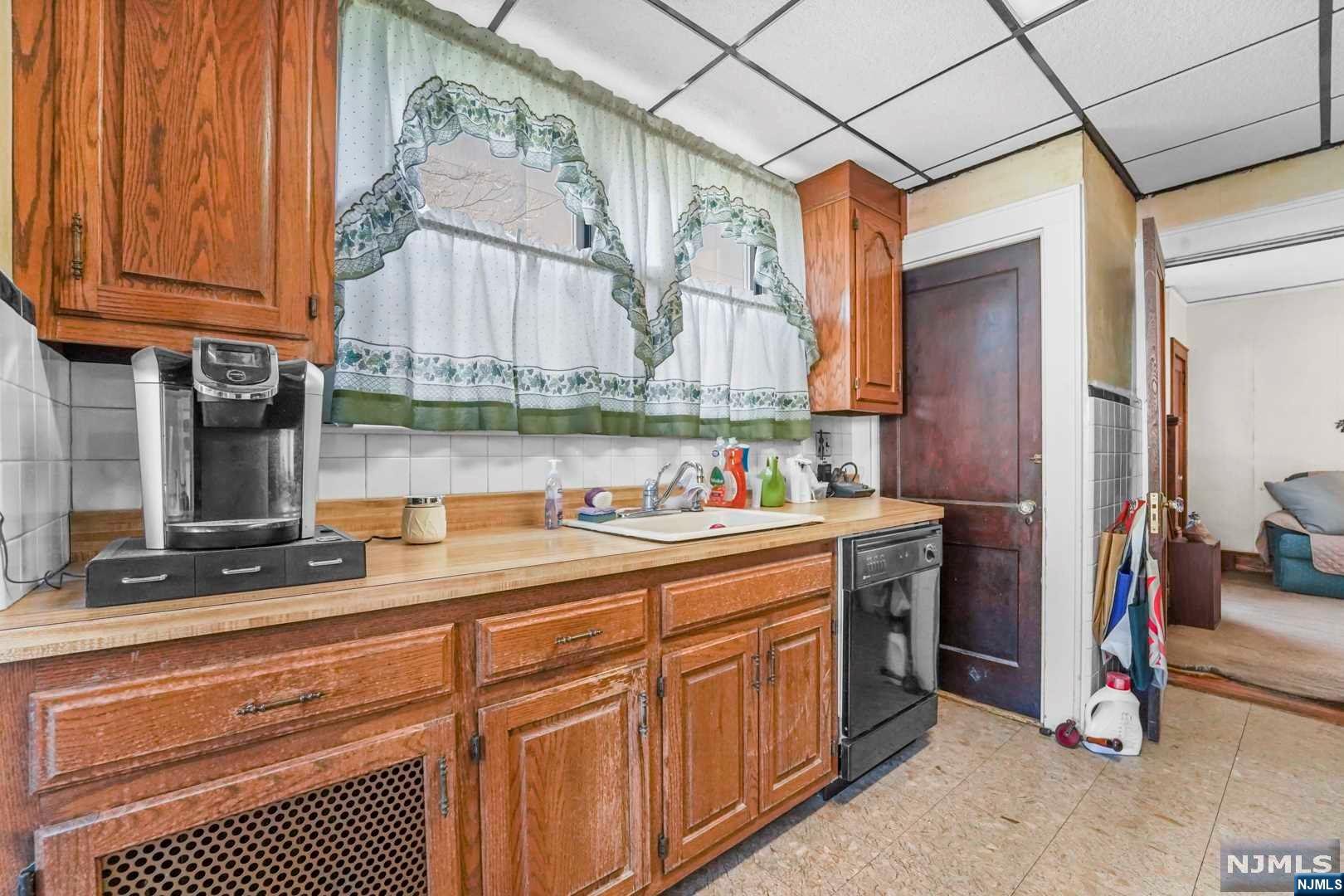 211 E Harriet Avenue