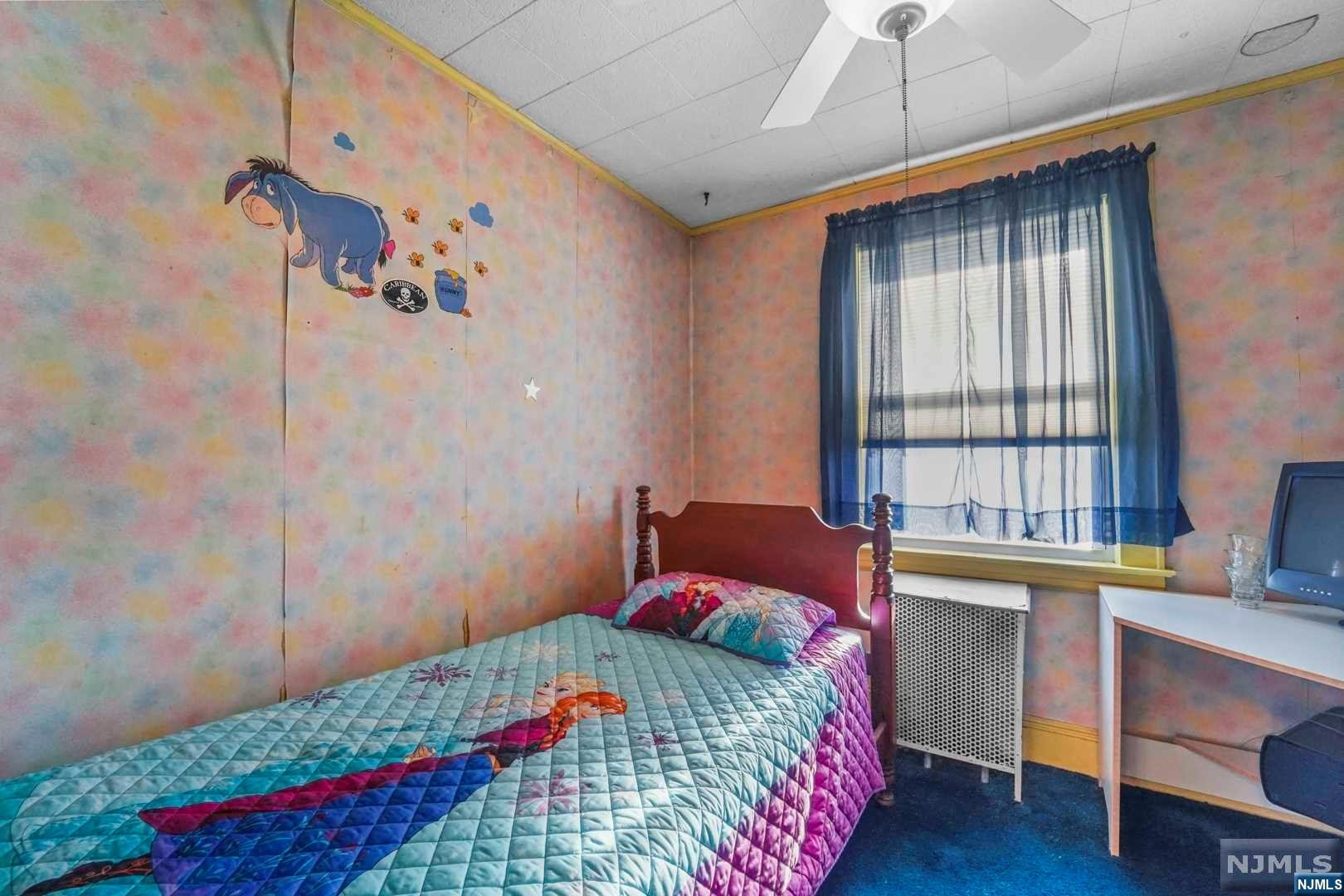 211 E Harriet Avenue