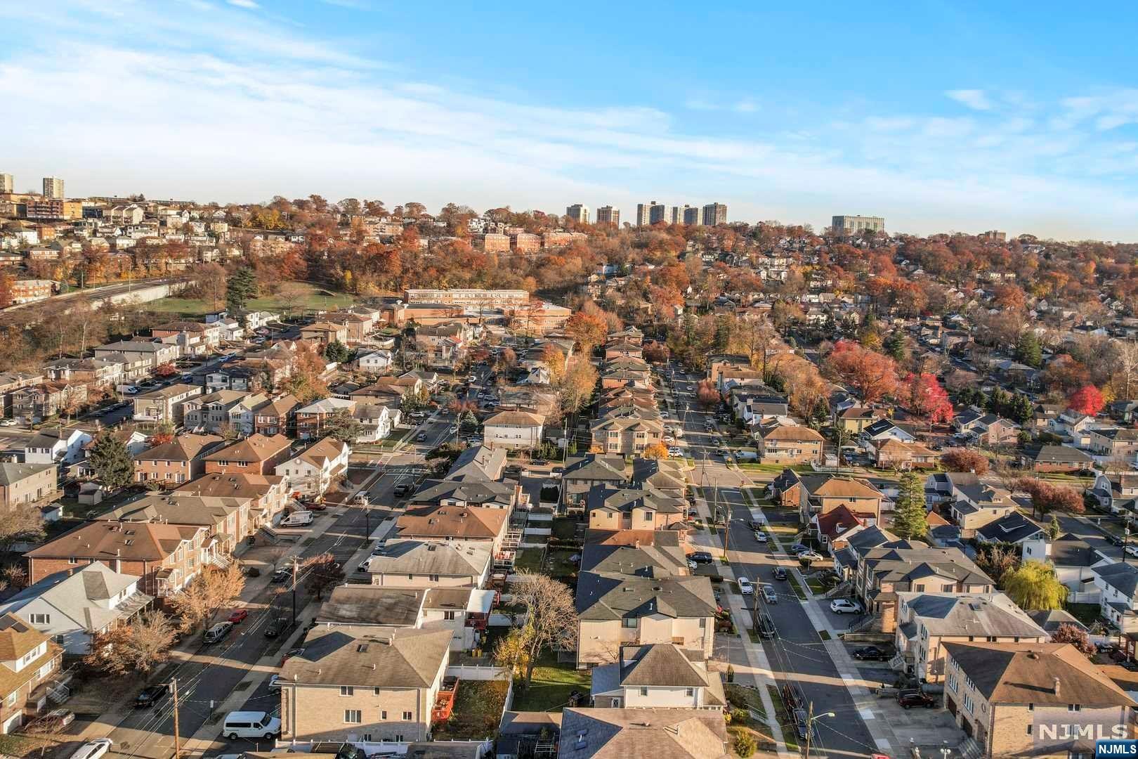 211 E Harriet Avenue