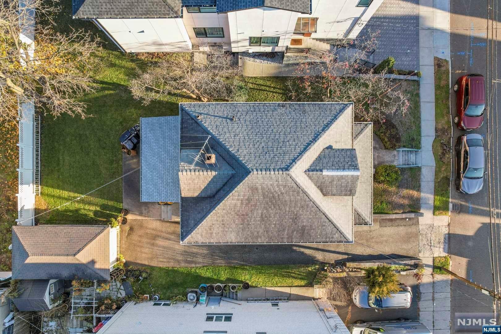 211 E Harriet Avenue