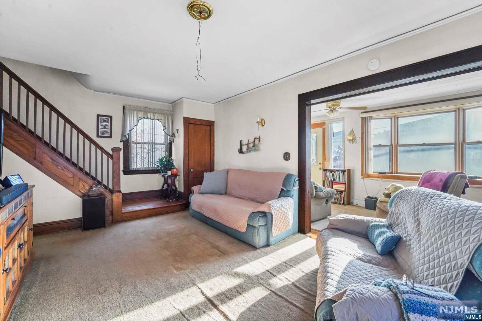 211 E Harriet Avenue