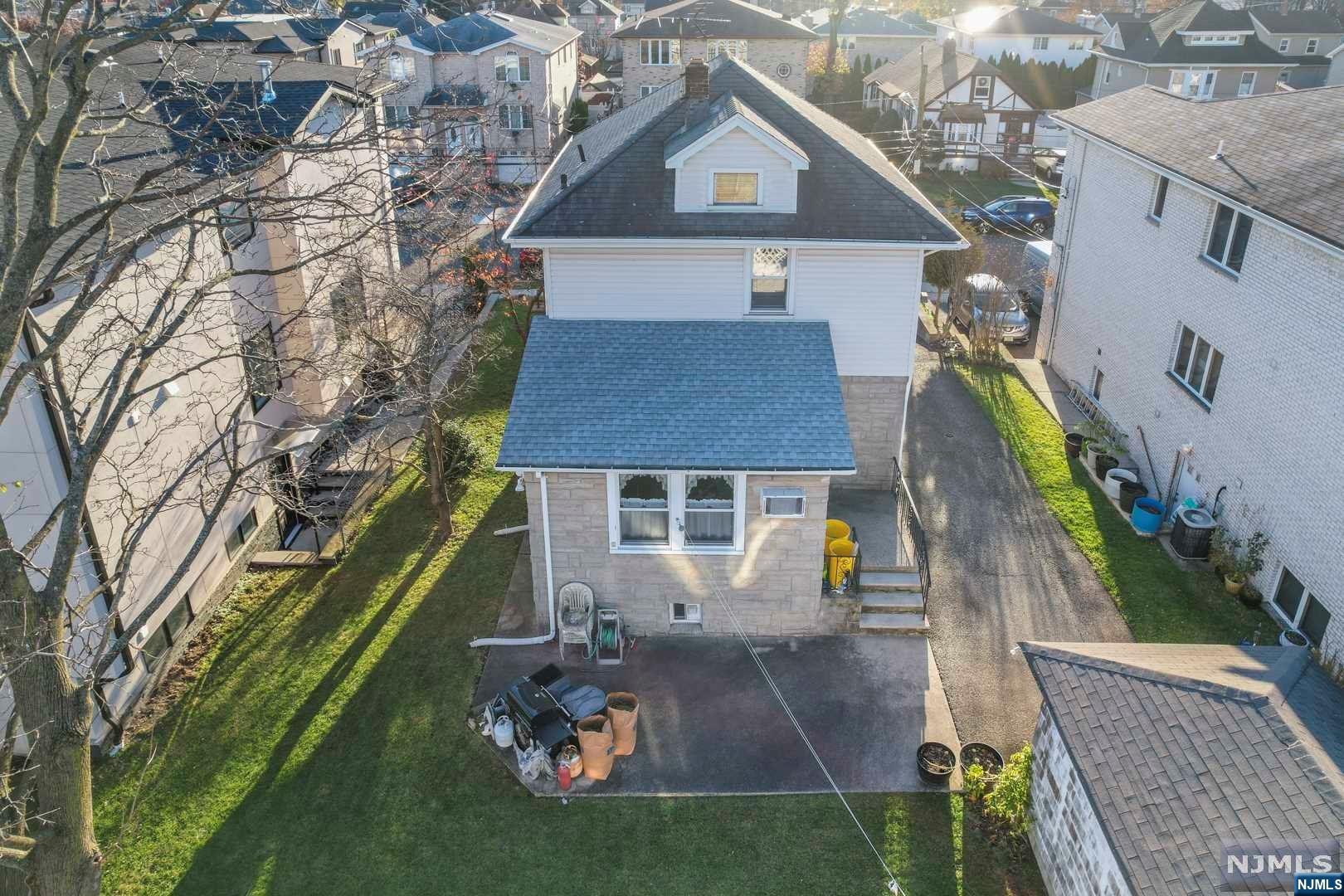 211 E Harriet Avenue