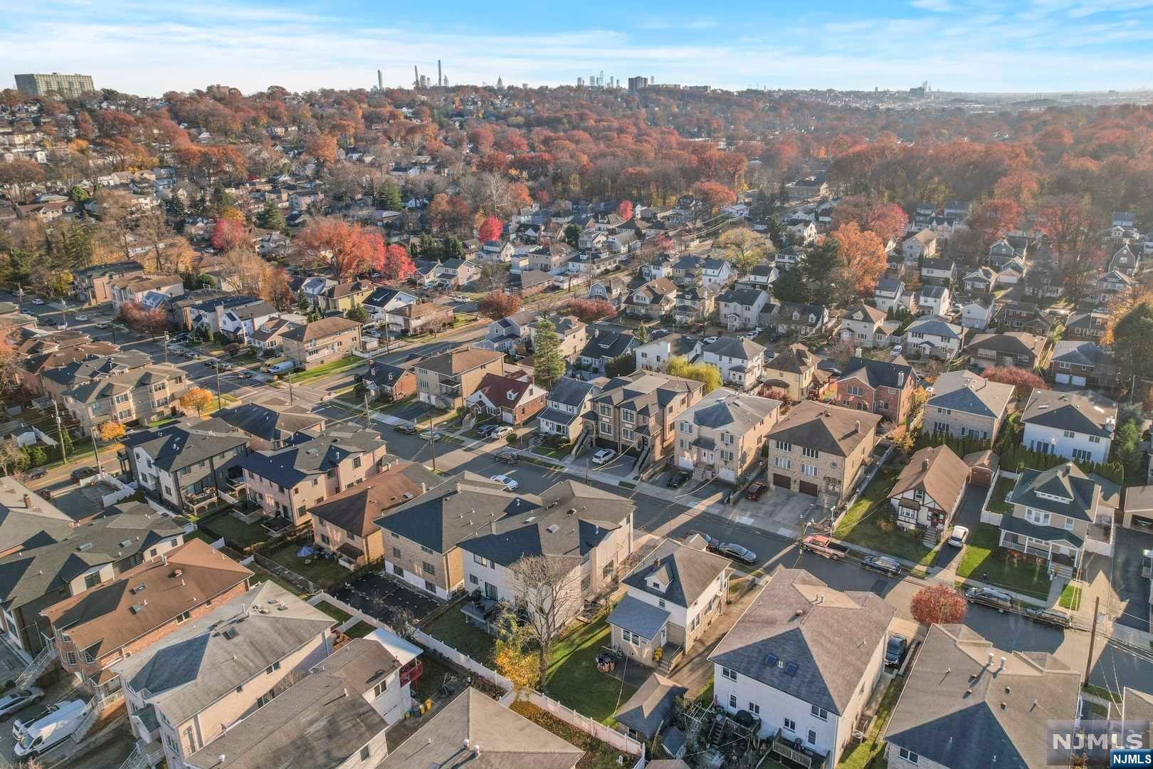 211 E Harriet Avenue