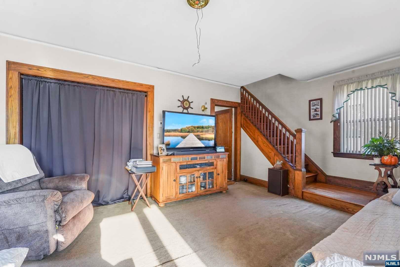 211 E Harriet Avenue