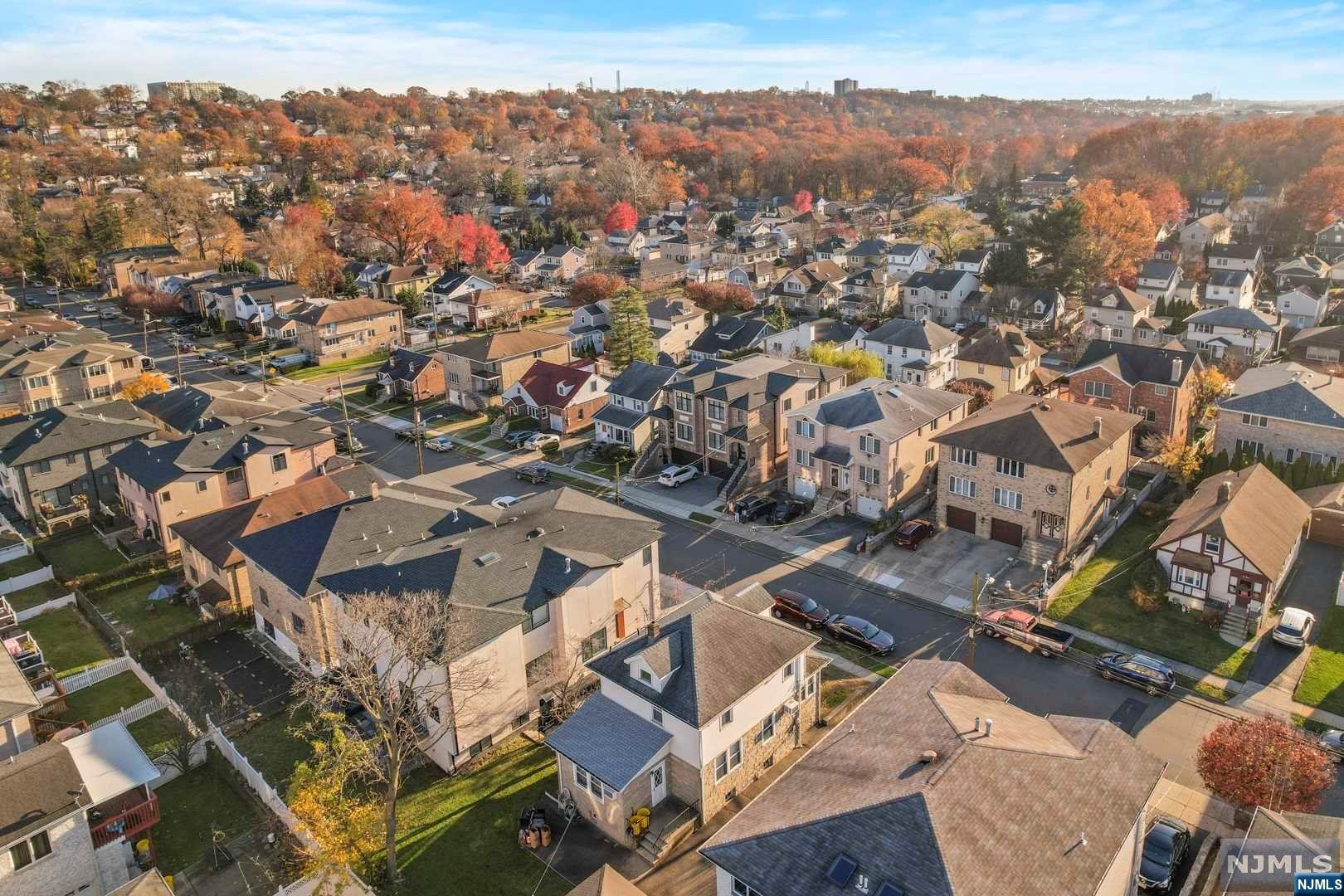 211 E Harriet Avenue