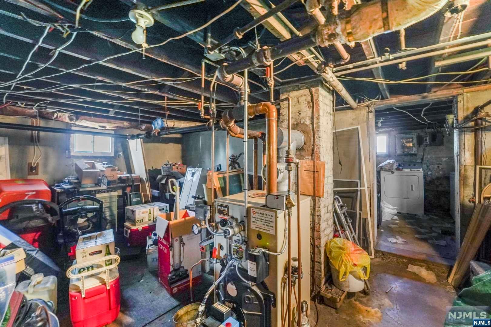 211 E Harriet Avenue