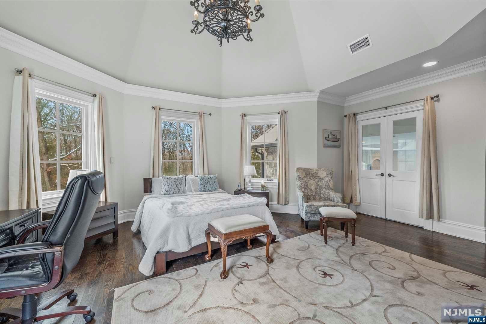 105 Chestnut Ridge Road