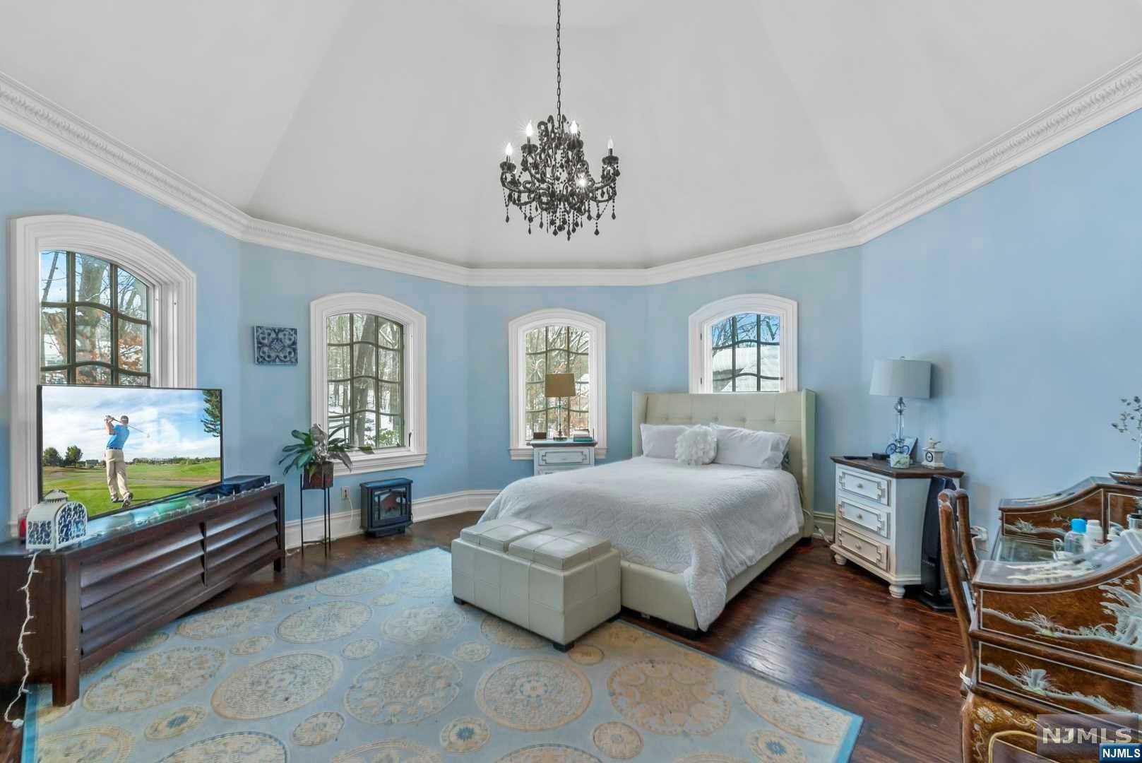 105 Chestnut Ridge Road