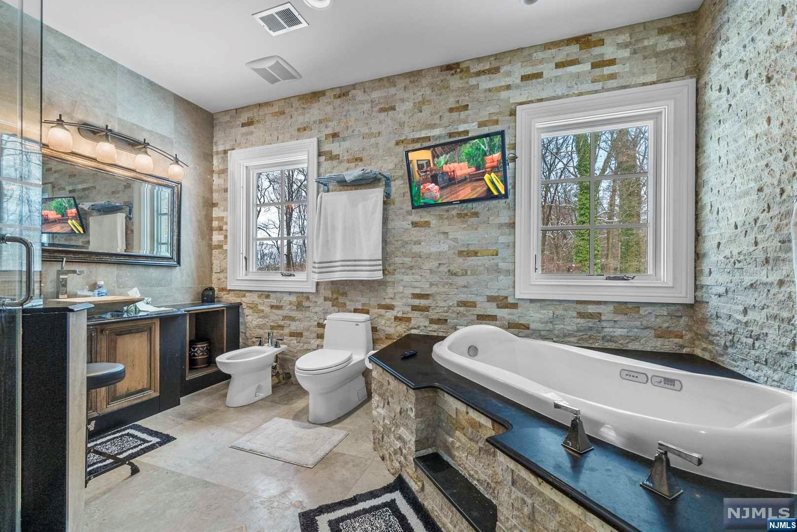 105 Chestnut Ridge Road
