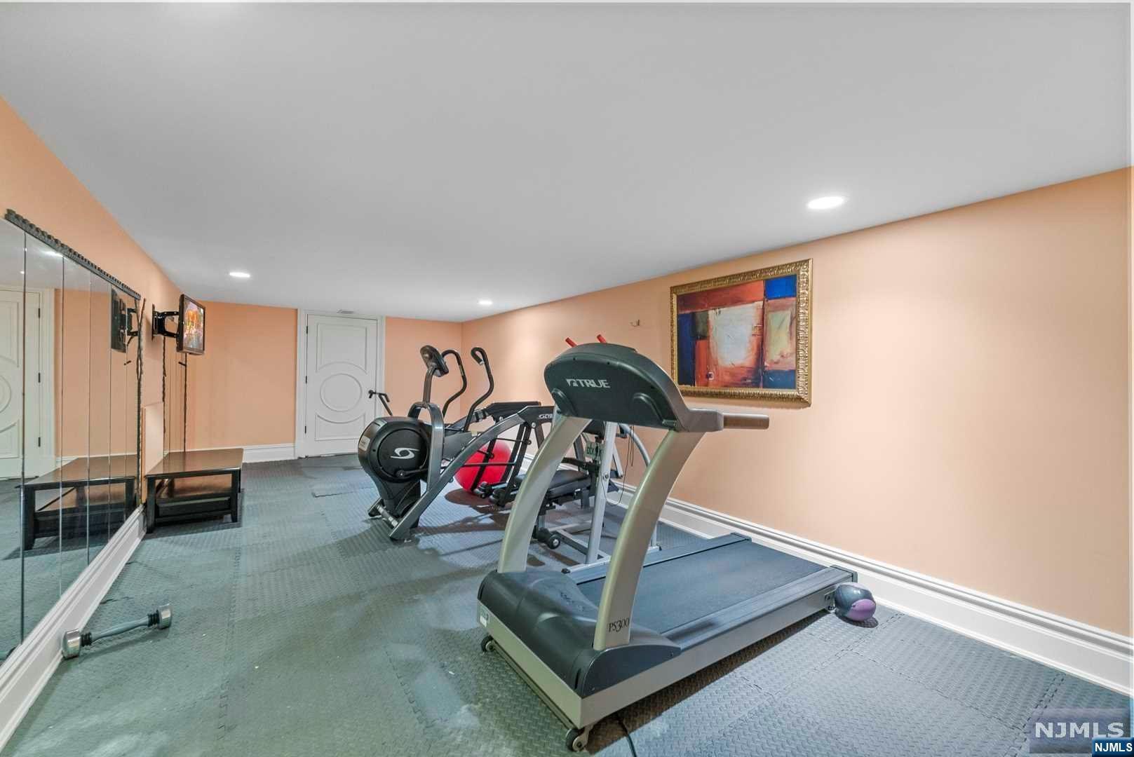 105 Chestnut Ridge Road