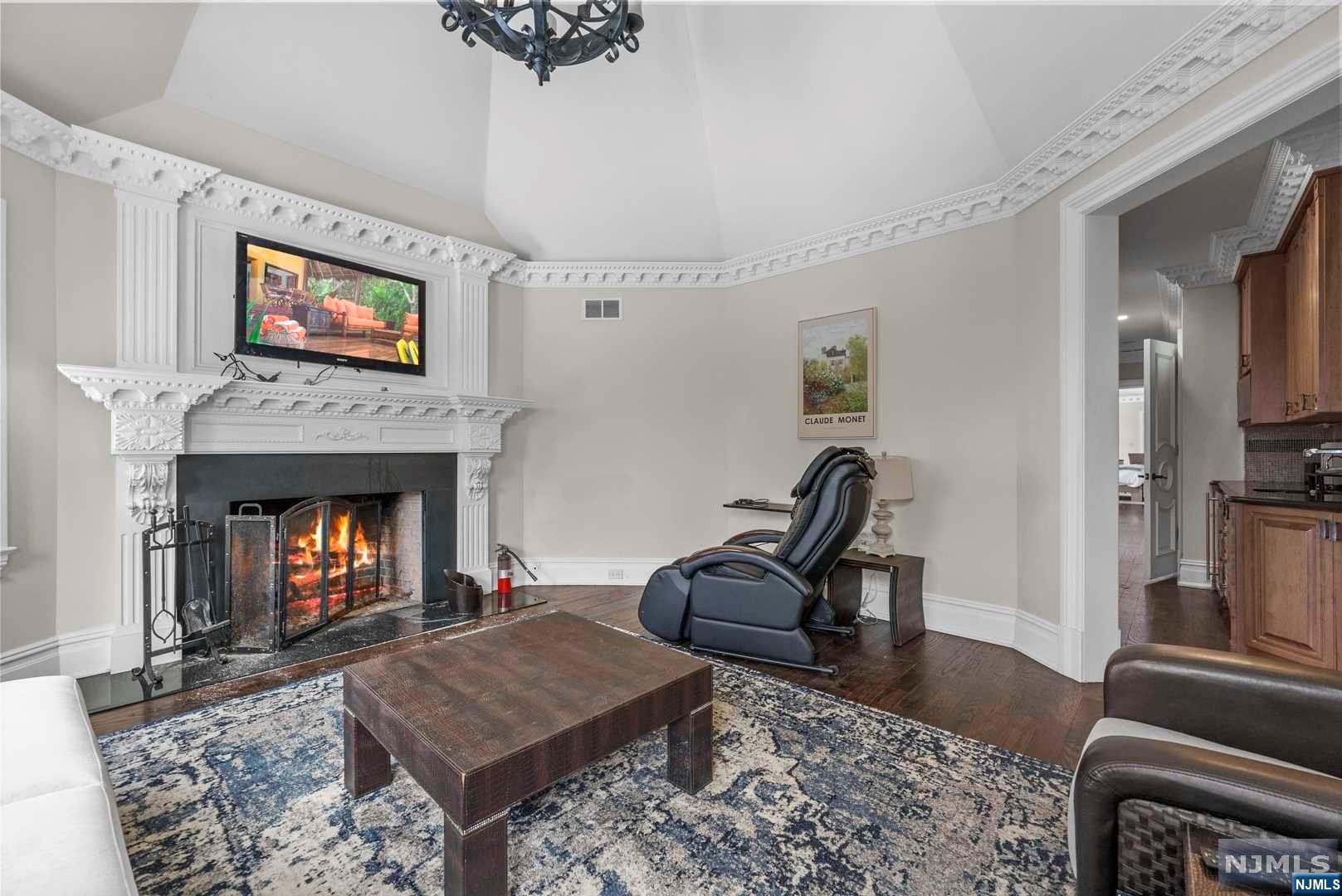 105 Chestnut Ridge Road