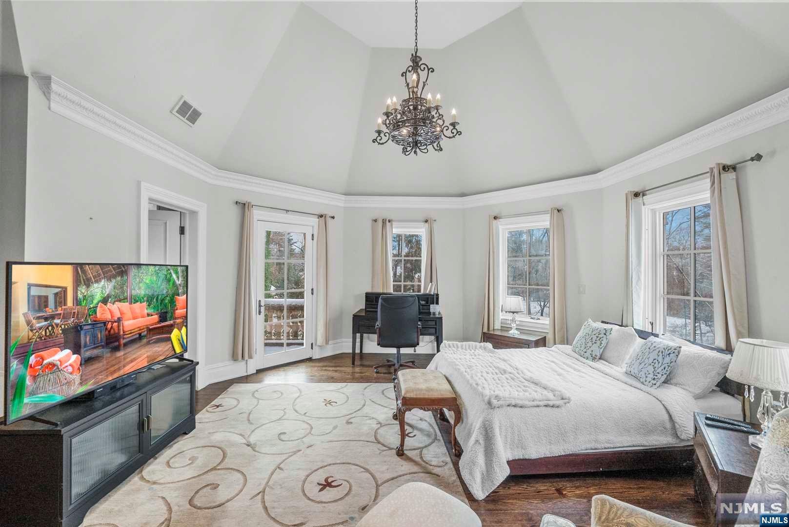 105 Chestnut Ridge Road
