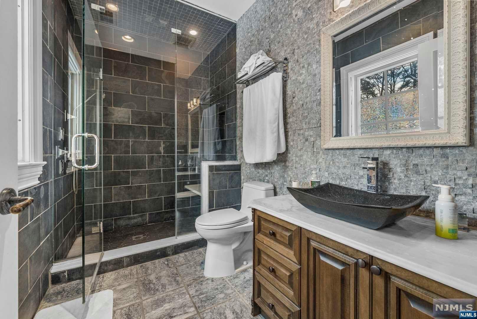 105 Chestnut Ridge Road