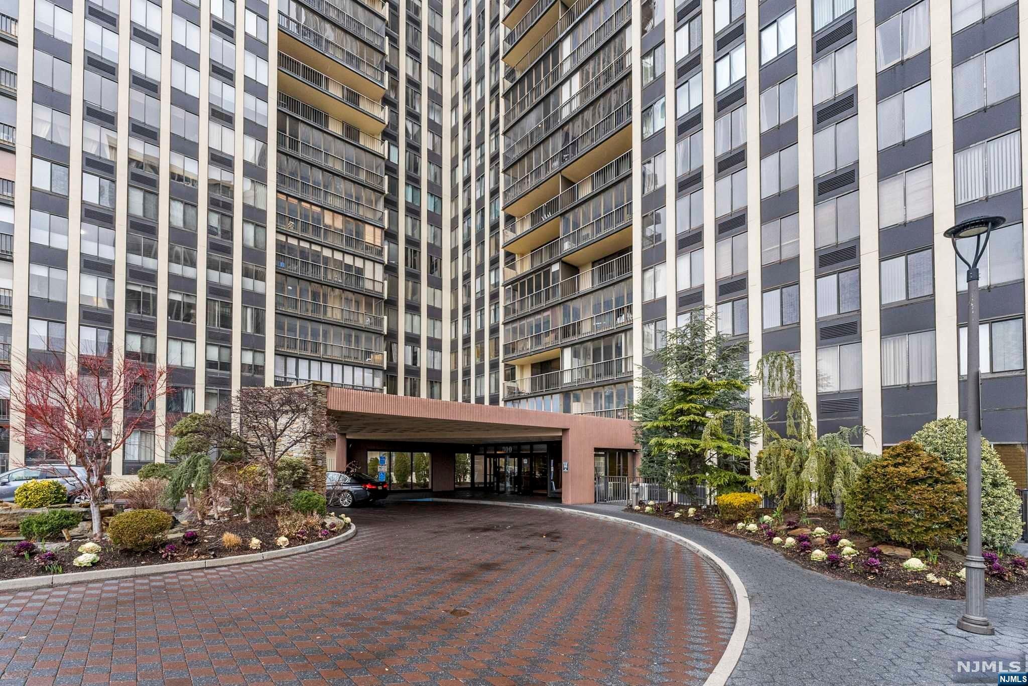 300 Winston Drive 1802