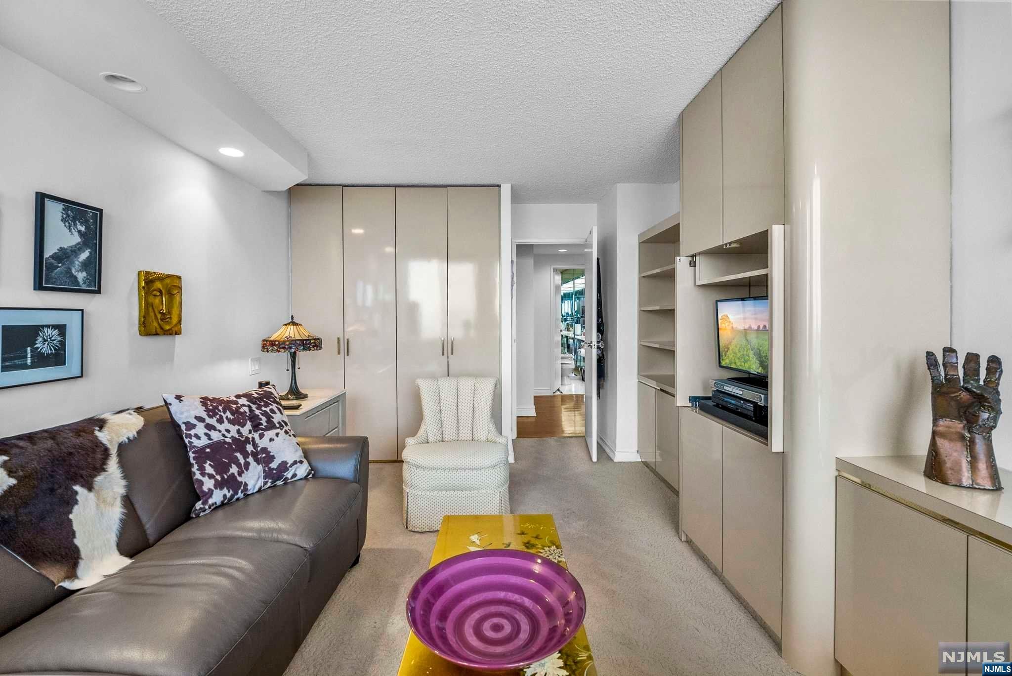 300 Winston Drive 1802