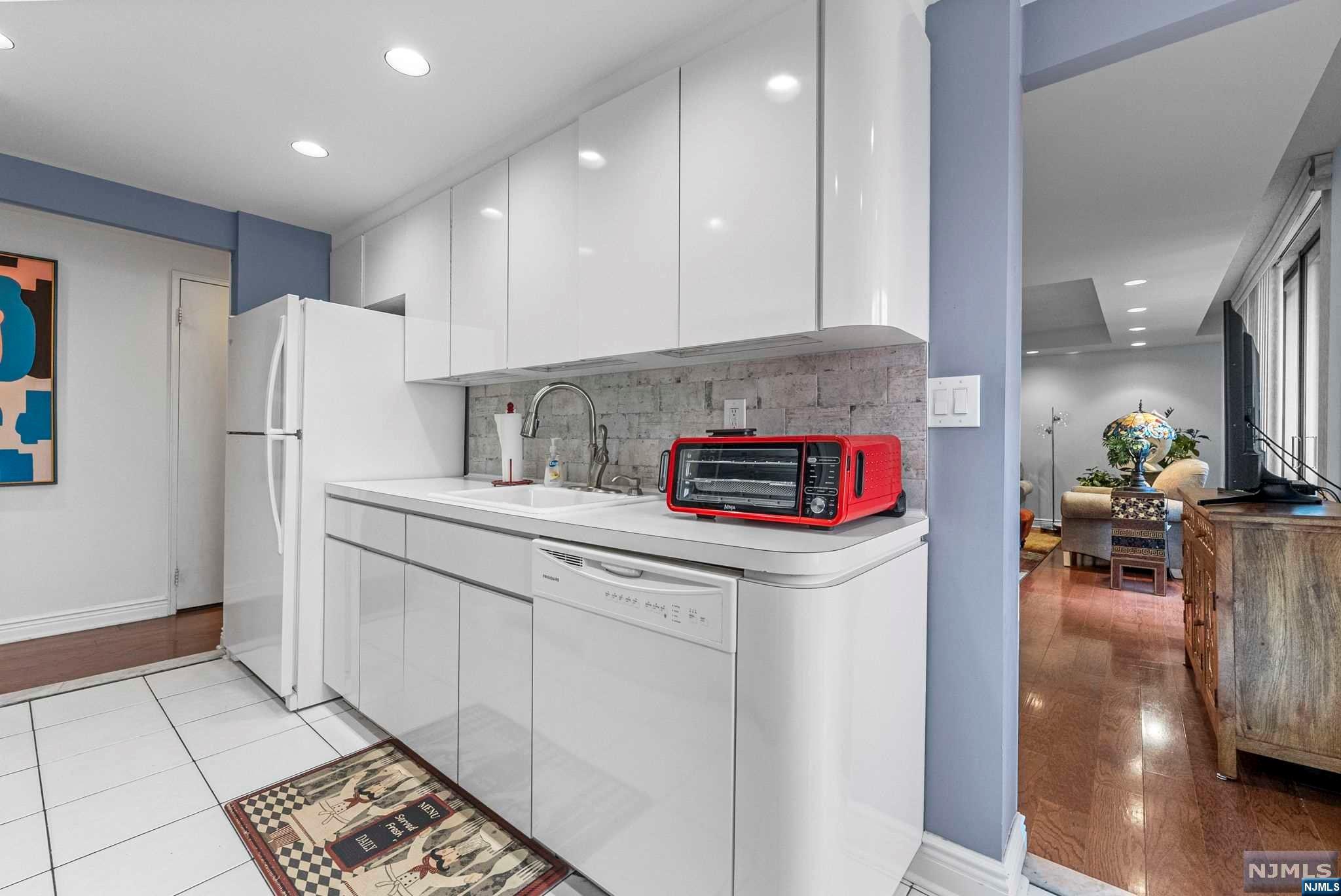 300 Winston Drive 1802