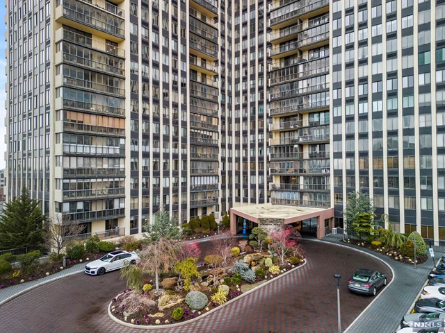 300 Winston Drive 1802