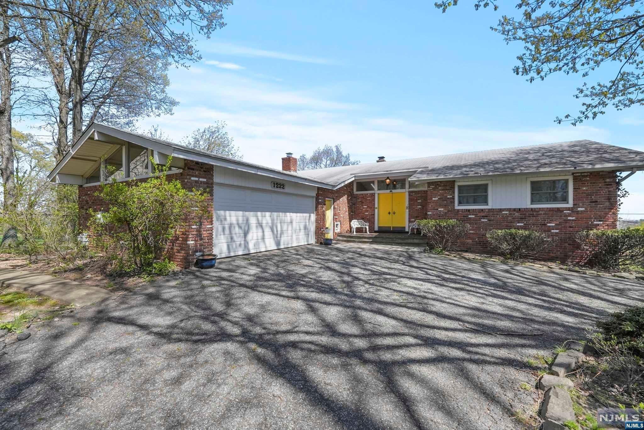1222 Duncan Road