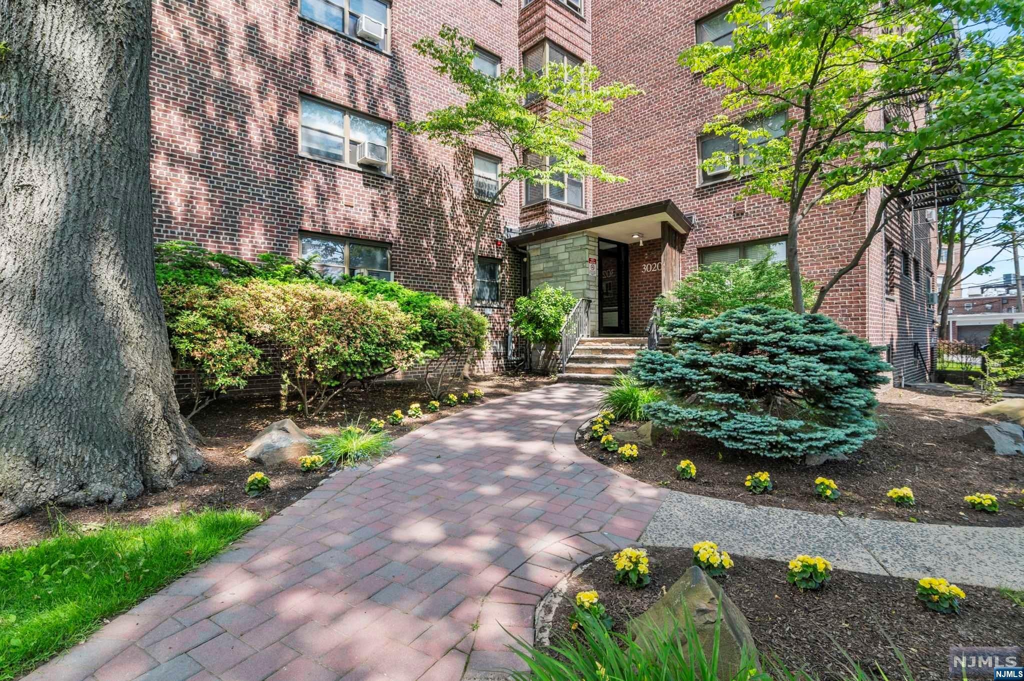 3020 Edwin Avenue 1D