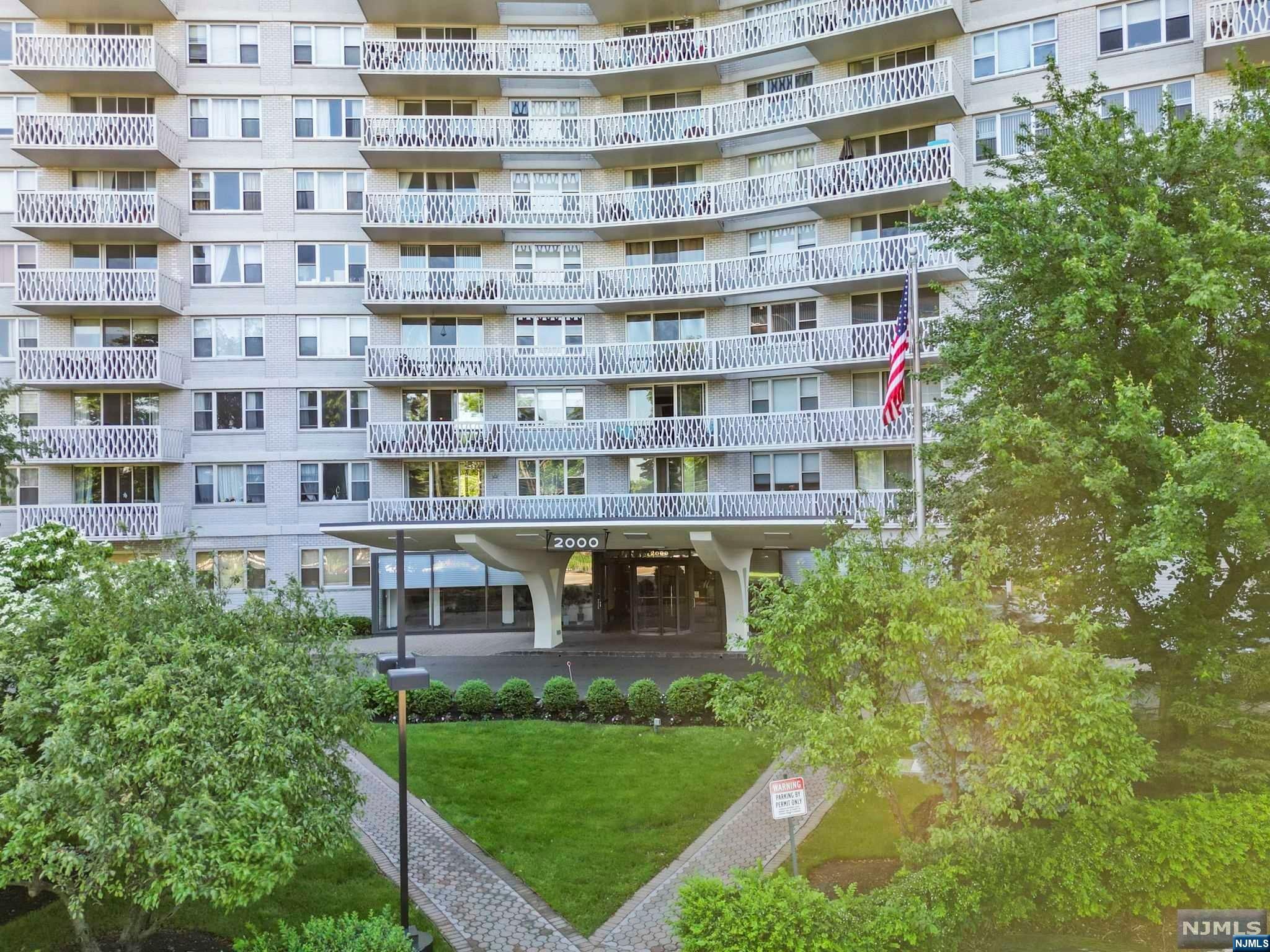 2000 Linwood Avenue 23G