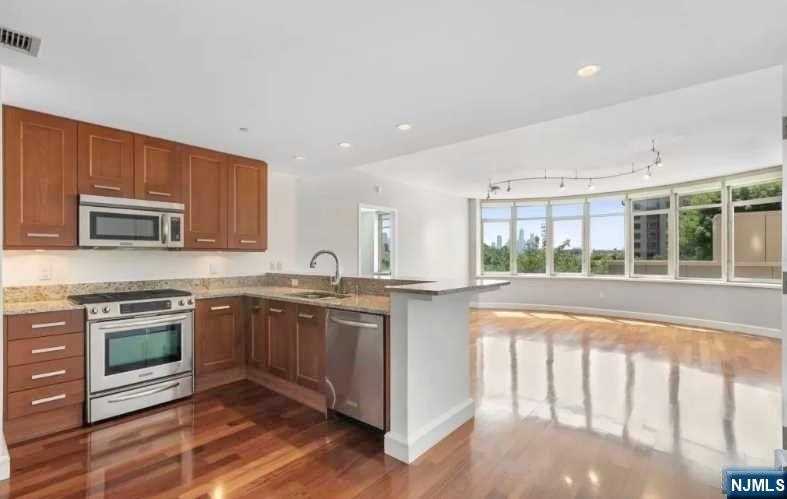 8100 River Road