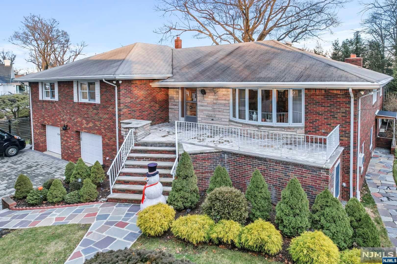 1036 Briar Way