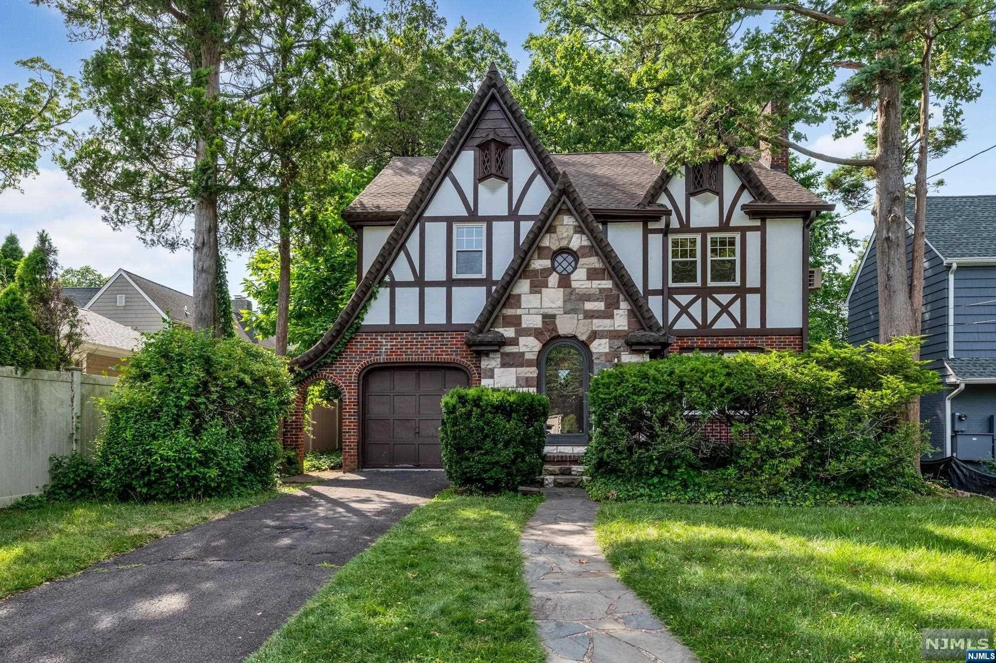 1332 Sussex Road