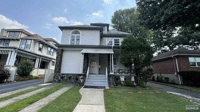 1110 Anderson Avenue