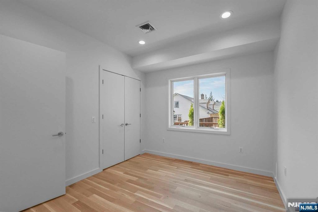 710 Undercliff Avenue