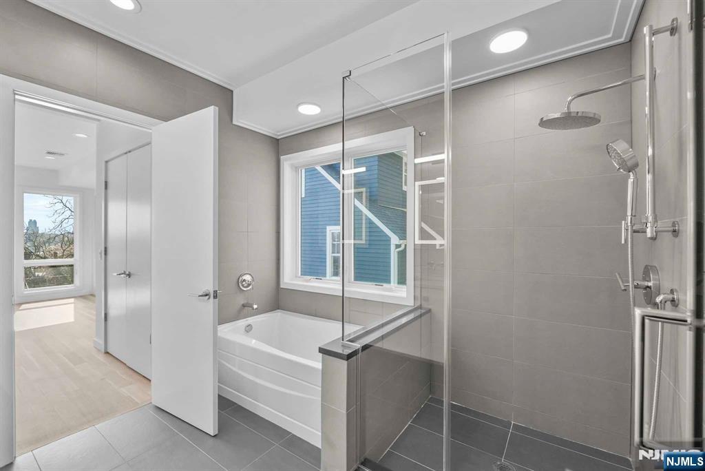 710 Undercliff Avenue