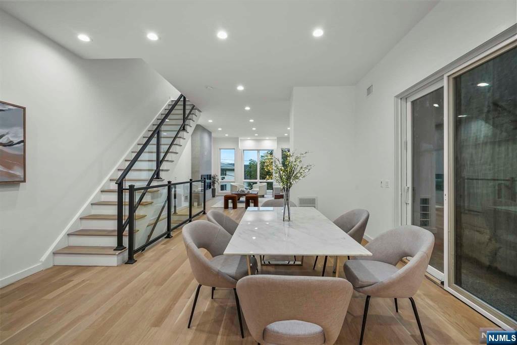 710 Undercliff Avenue