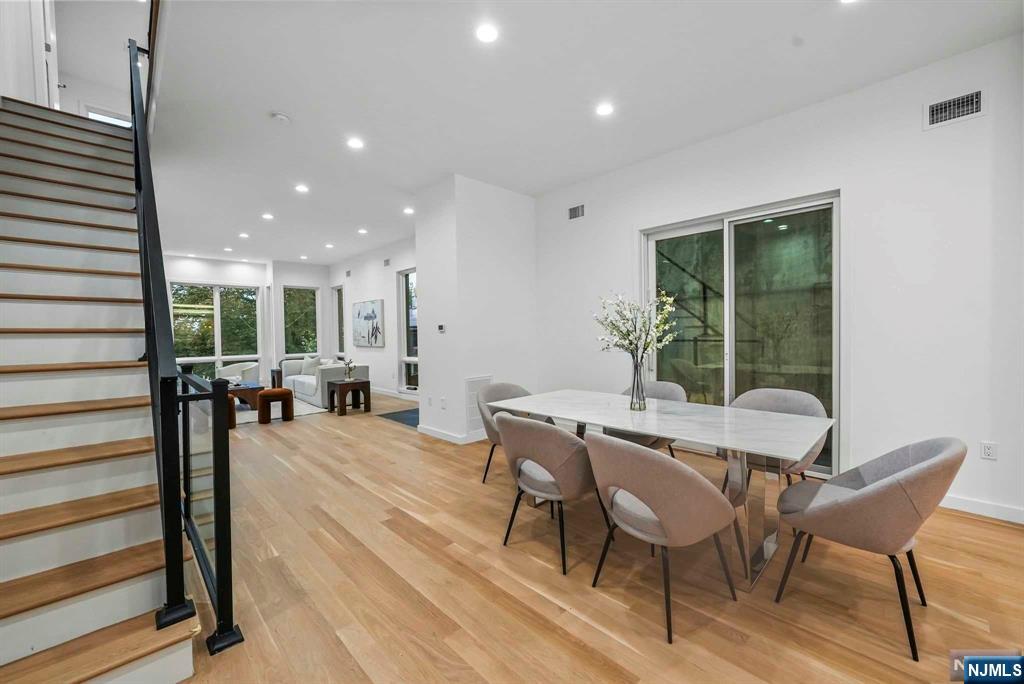 710 Undercliff Avenue