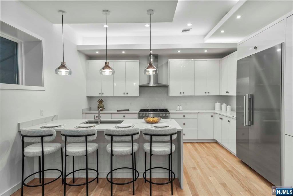 710 Undercliff Avenue