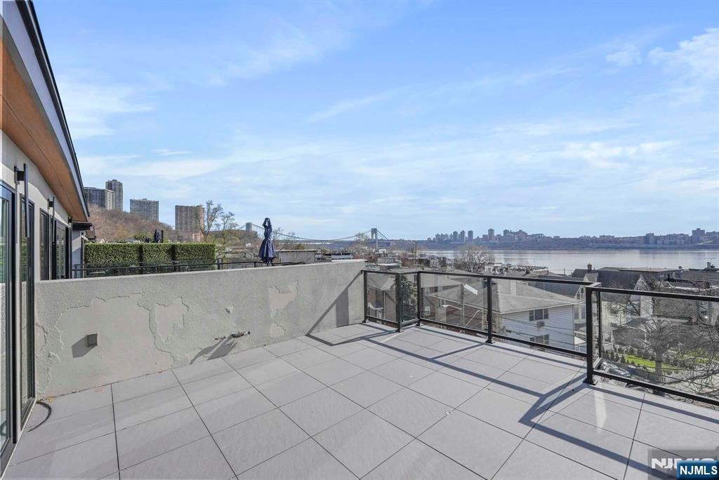 710 Undercliff Avenue