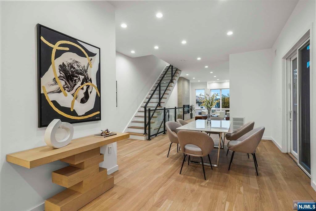 710 Undercliff Avenue