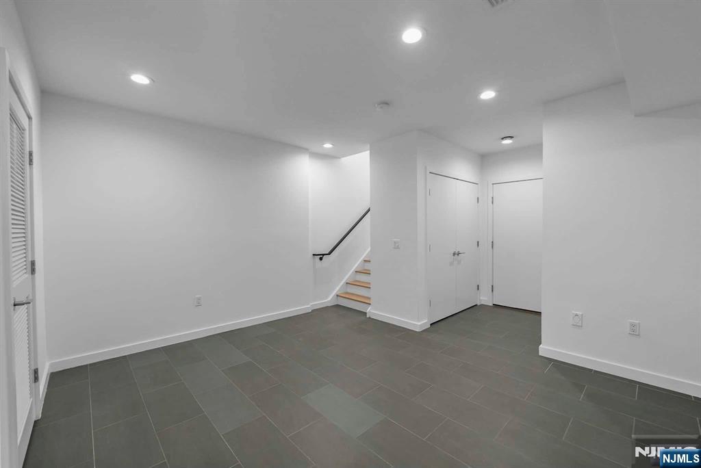 710 Undercliff Avenue