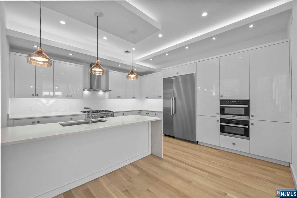 710 Undercliff Avenue