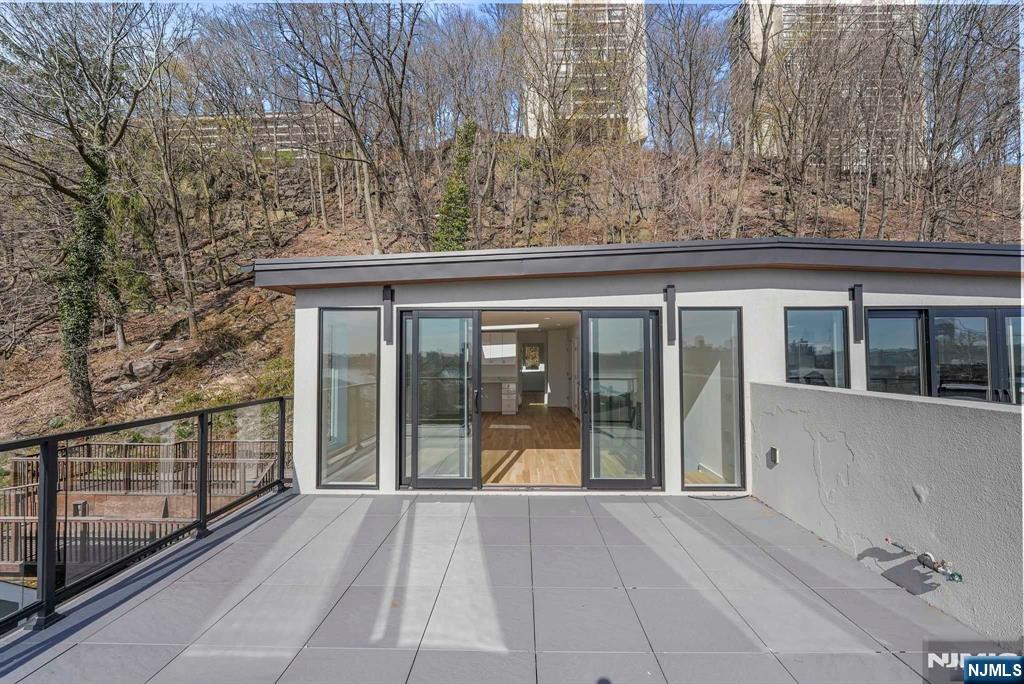 710 Undercliff Avenue