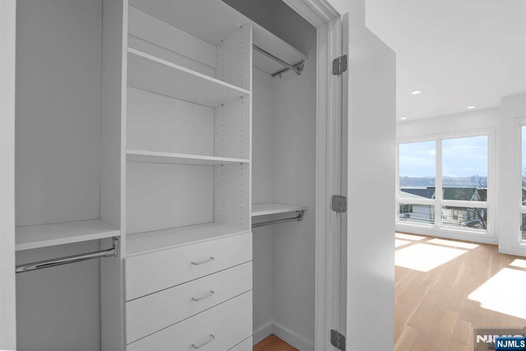 710 Undercliff Avenue