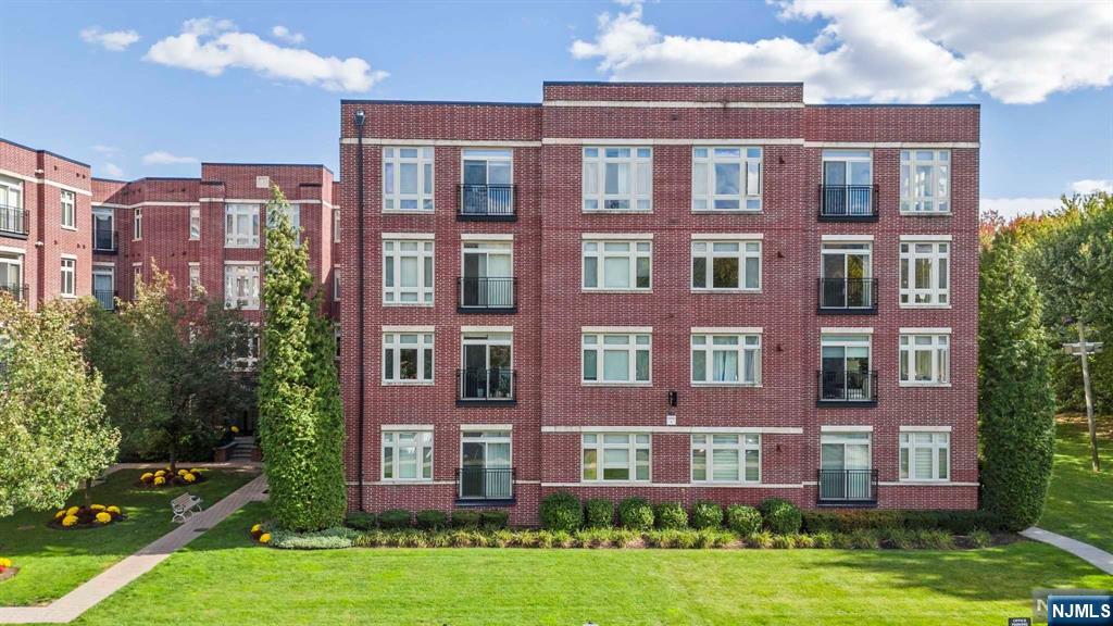 3331 Riverview Avenue 331