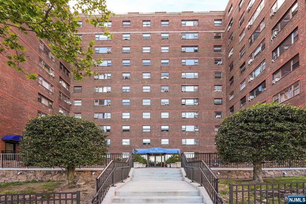 6515 Kennedy Boulevard 10E