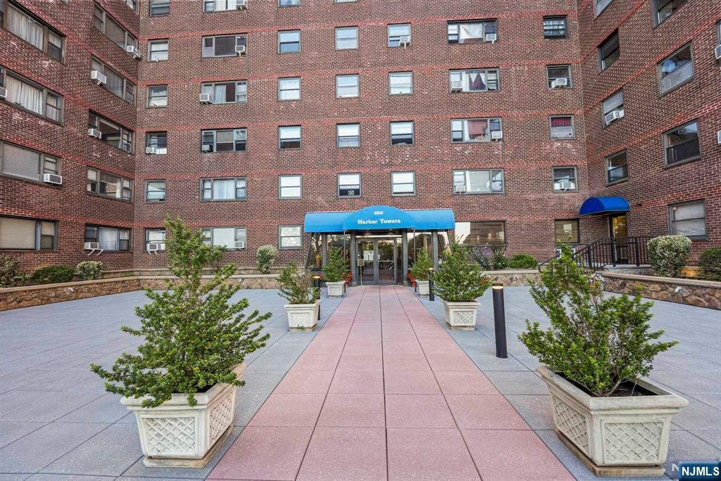 6515 Kennedy Boulevard 10E