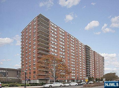 500 Central Avenue 1114