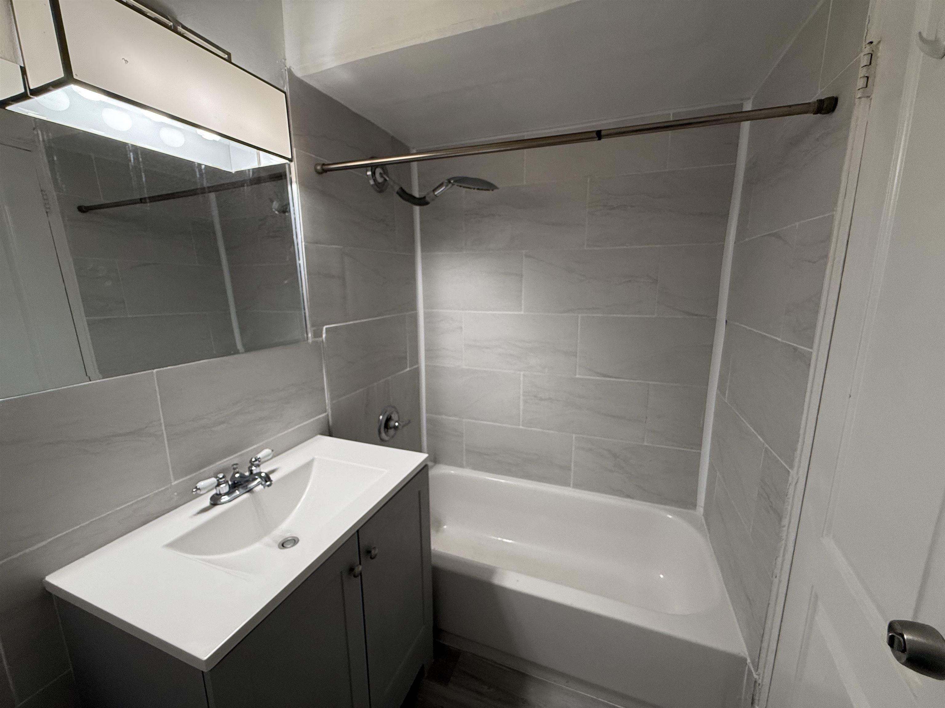 17-19 68TH ST Unit: 12A