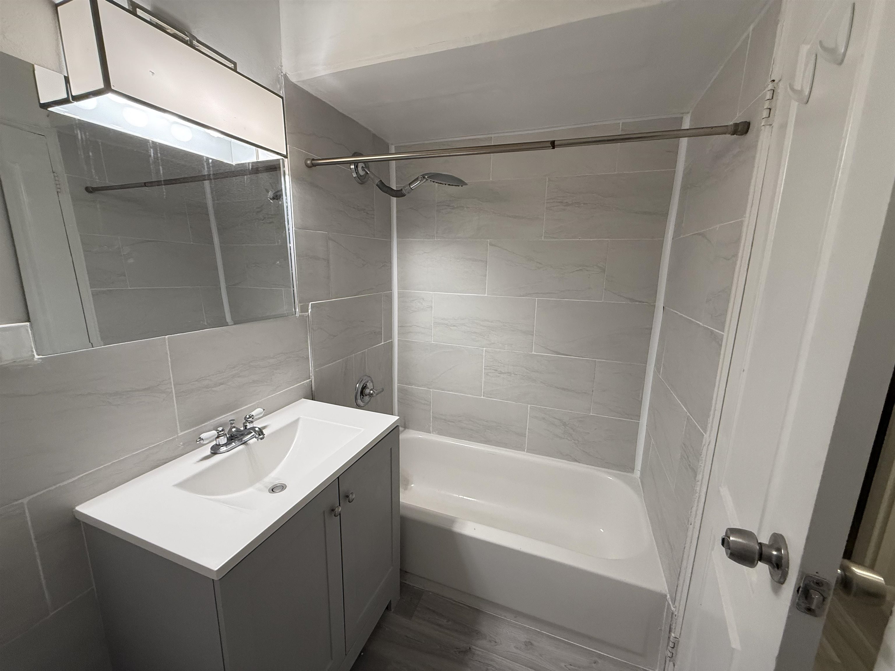 17-19 68TH ST Unit: 12A