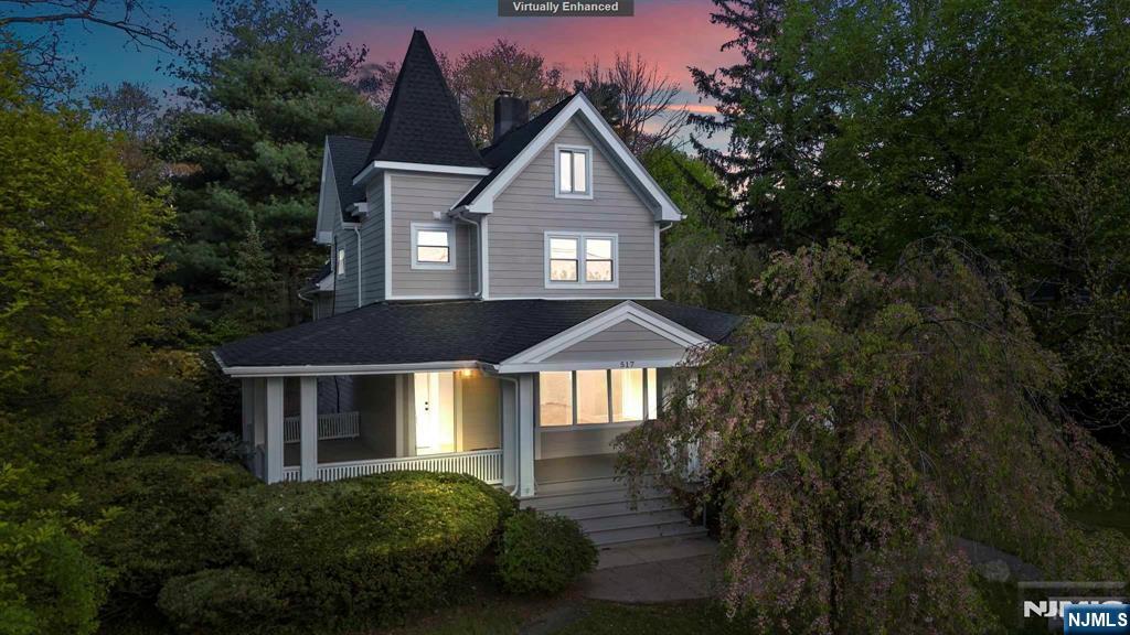 517 Grand Avenue 2nd Floor