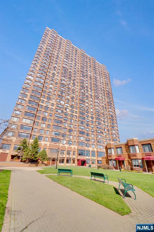 100 Old Palisade Road 2214